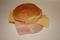 Broodje Ham/ kaas (Broodje: Zacht/ hard/ bruin/ wit)